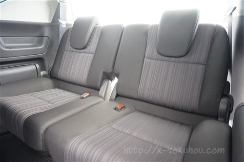 7人乗りのソファーシートのメリットは 新型フリードの2列目比較 試乗レビュー速報 軽自動車選び Com