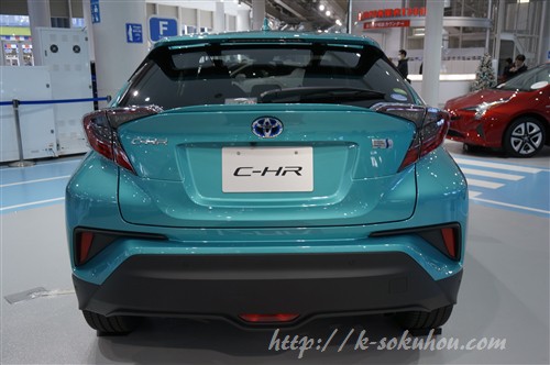 新型chr C Hrの乗降性はどう 乗り降りをして気になった事とは 試乗レビュー速報 軽自動車選び Com