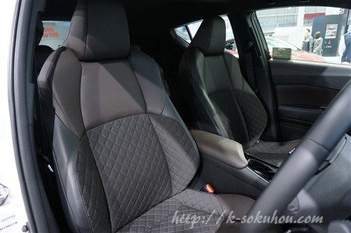 トヨタ新型c Hrのコンセントは何個装着できる Hv車のオプション設定 試乗レビュー速報 軽自動車選び Com