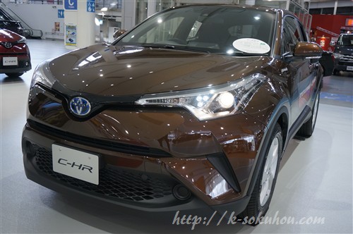 どっちが多い!?】トヨタC-HR/CHRとハリアーの収納スペース比較  試乗 