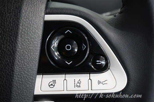 新型プリウスphvのインパネ 実車を見て不満に感じた３つの事とは 試乗レビュー速報 軽自動車選び Com