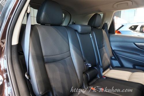 やっぱり狭い 新型エクストレイルの3列目シートを徹底レビュー 試乗レビュー速報 軽自動車選び Com