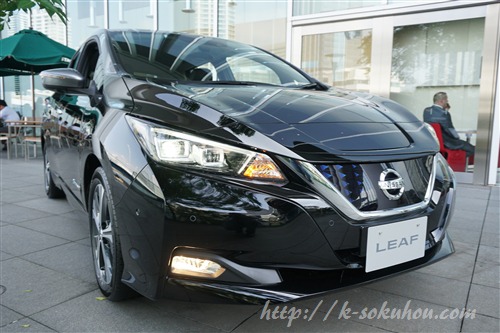 実車レビュー 新型リーフのスーパーブラック メタルグレーの2トーンを見た感想 試乗レビュー速報 軽自動車選び Com